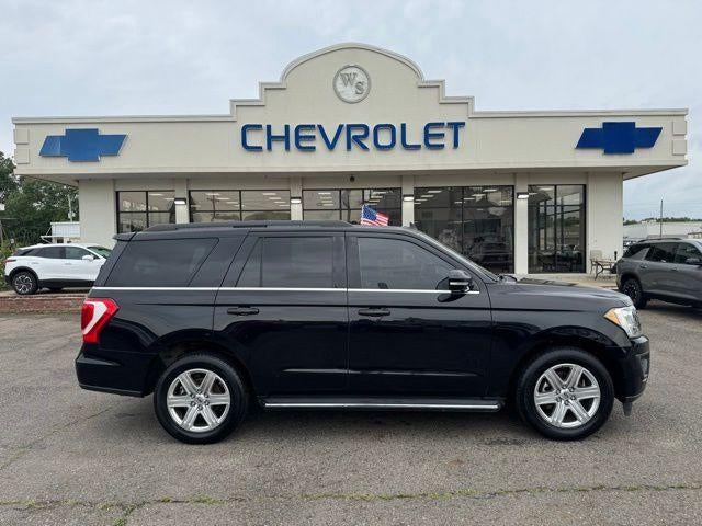 2019 Ford Expedition XLT in Black — front three-quarter view